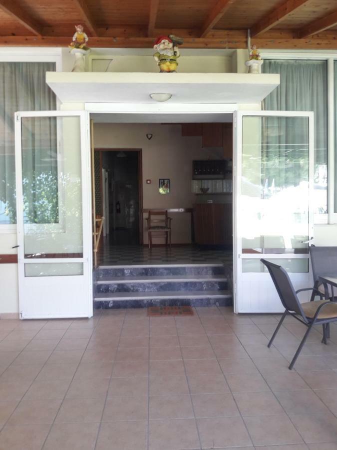 Nana Hotel Kamena Vourla Exteriör bild