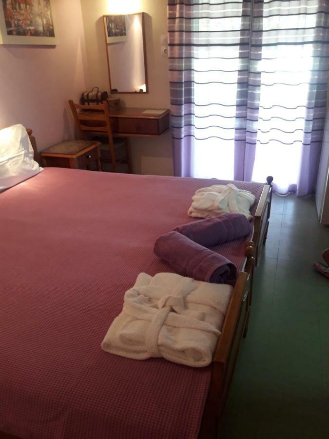 Nana Hotel Kamena Vourla Exteriör bild